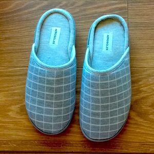 Aerosales slippers, soft & comfortable